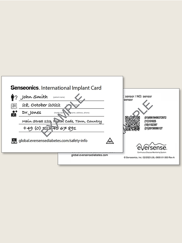 Karte mit der Aufschrift &bdquo;Eversense Continuous Glucose Monitoring System, Informationskarte zu Reisen und medizinischen Verfahren&ldquo;